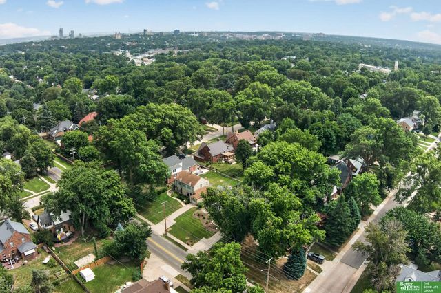 2010 N 54th Street, Omaha, NE 68104