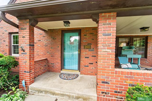 2010 N 54th Street, Omaha, NE 68104