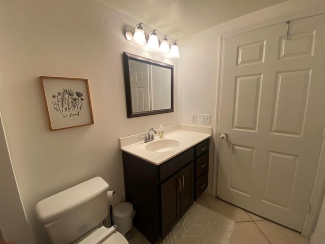 6511 Emerald Dunes Drive 208, West Palm Beach, FL 33411