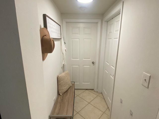 6511 Emerald Dunes Drive 208, West Palm Beach, FL 33411