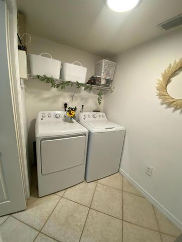 6511 Emerald Dunes Drive 208, West Palm Beach, FL 33411