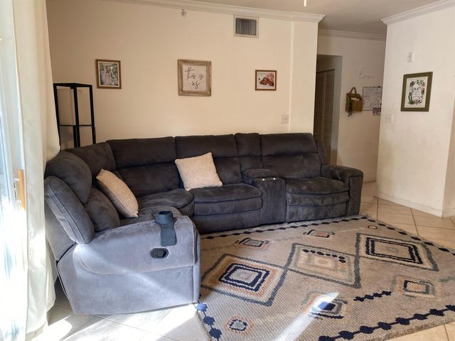 6511 Emerald Dunes Drive 208, West Palm Beach, FL 33411