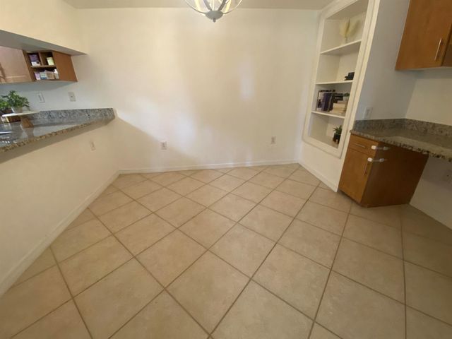 6511 Emerald Dunes Drive 208, West Palm Beach, FL 33411