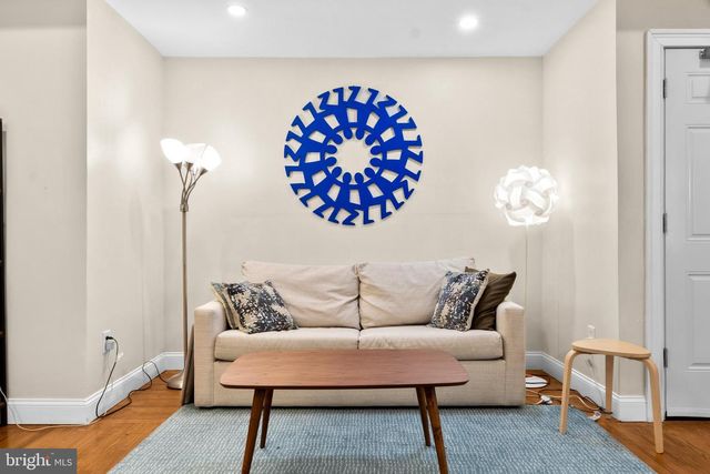 1121 WALNUT ST, Philadelphia, PA 19107