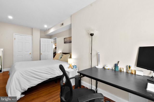 1121 WALNUT ST, Philadelphia, PA 19107