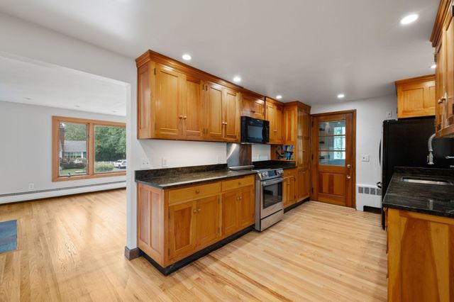 7 Gage Road, Wayland, MA 01778