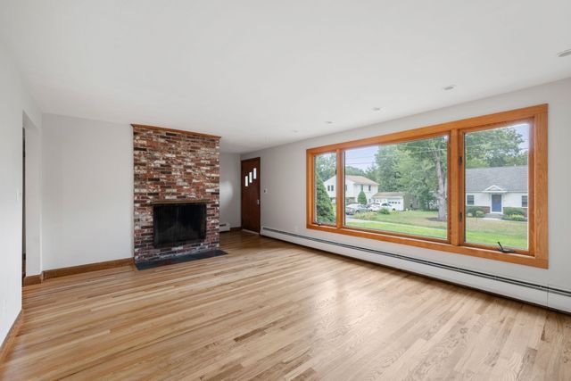 7 Gage Road, Wayland, MA 01778