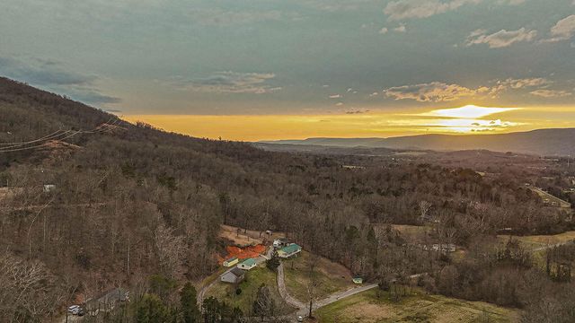 434 Valley Brook Trail, Whitwell, TN 37397