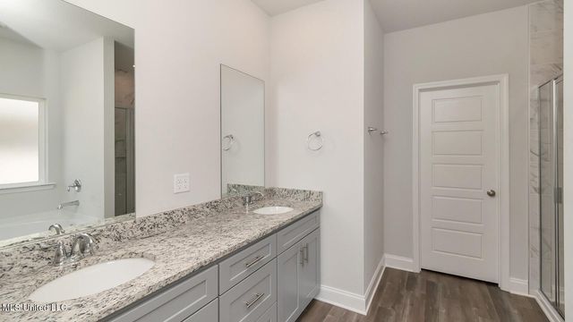 6624 Palm Pointe Drive, Ocean Springs, MS 39564