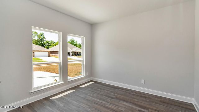 6624 Palm Pointe Drive, Ocean Springs, MS 39564