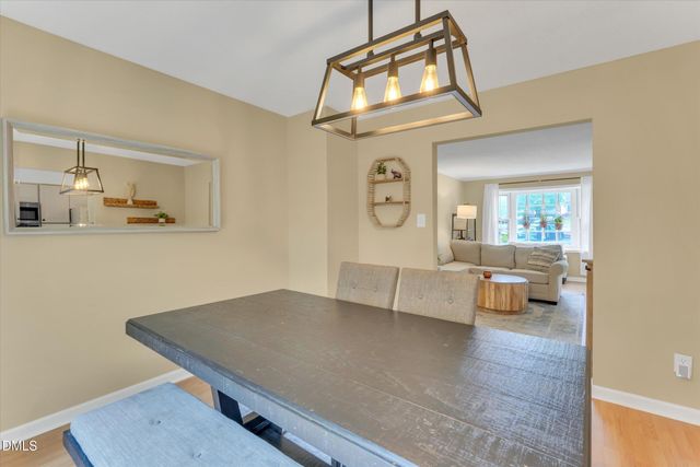 918 Hampshire Court, Cary, NC 27511