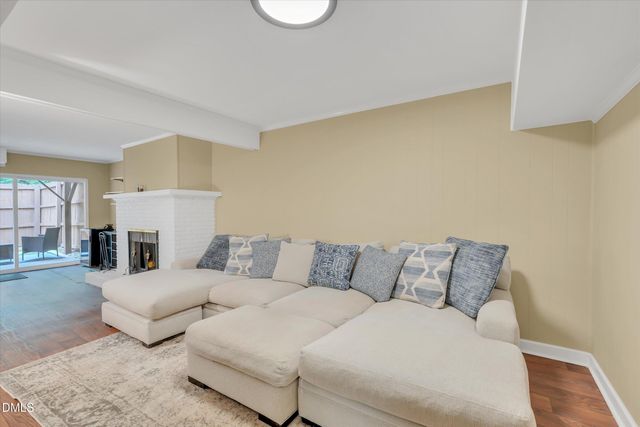 918 Hampshire Court, Cary, NC 27511