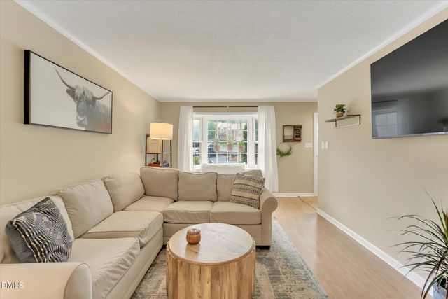 918 Hampshire Court, Cary, NC 27511