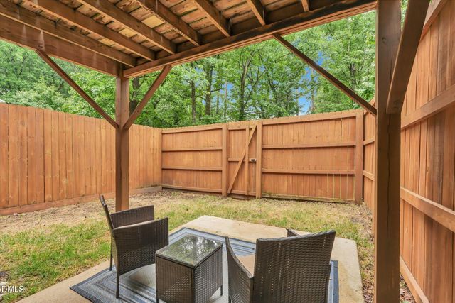 918 Hampshire Court, Cary, NC 27511