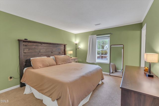 918 Hampshire Court, Cary, NC 27511