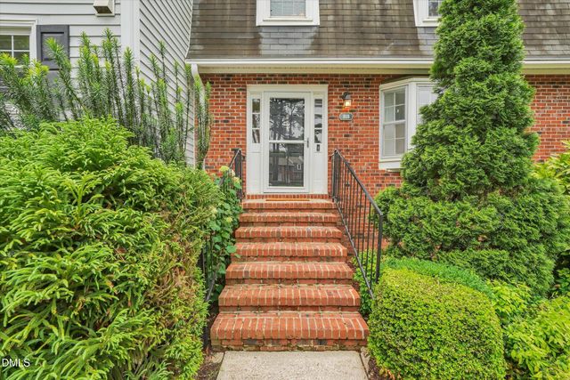 918 Hampshire Court, Cary, NC 27511