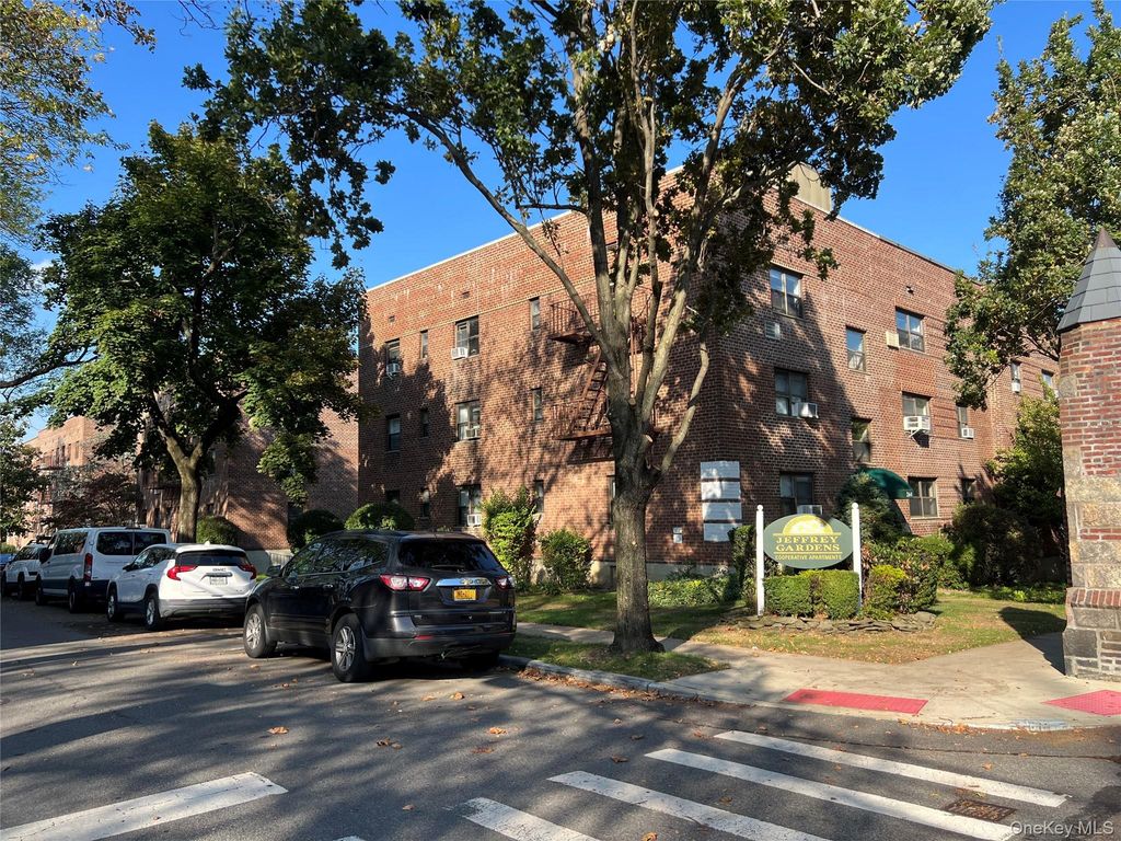 216-05 48th Avenue 2C, Bayside, NY 11364 — photo 2