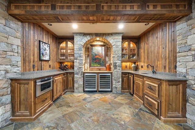 8196 Hewlett Road, Atlanta, GA 30350