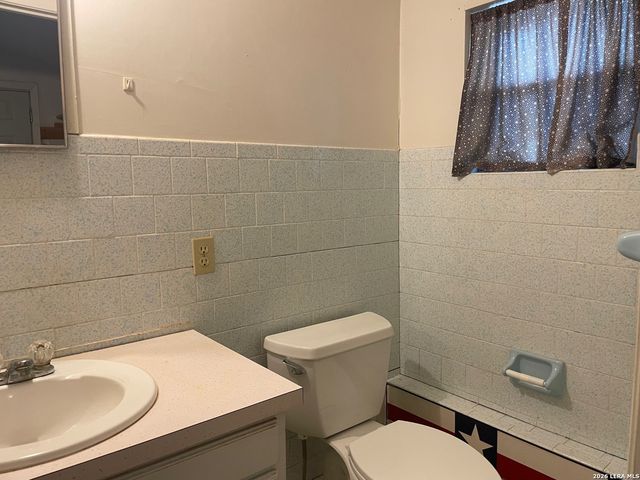 607 Hackberry St, Bandera, TX 78003