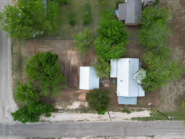 607 Hackberry St, Bandera, TX 78003