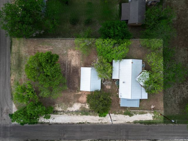 607 Hackberry St, Bandera, TX 78003