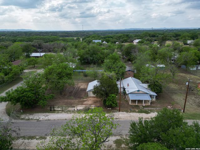 607 Hackberry St, Bandera, TX 78003