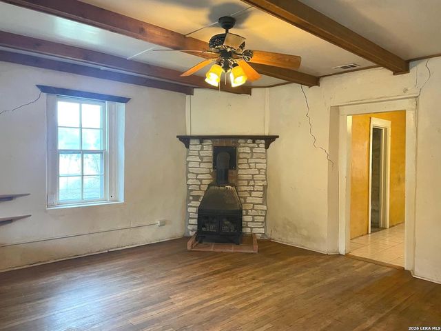 607 Hackberry St, Bandera, TX 78003