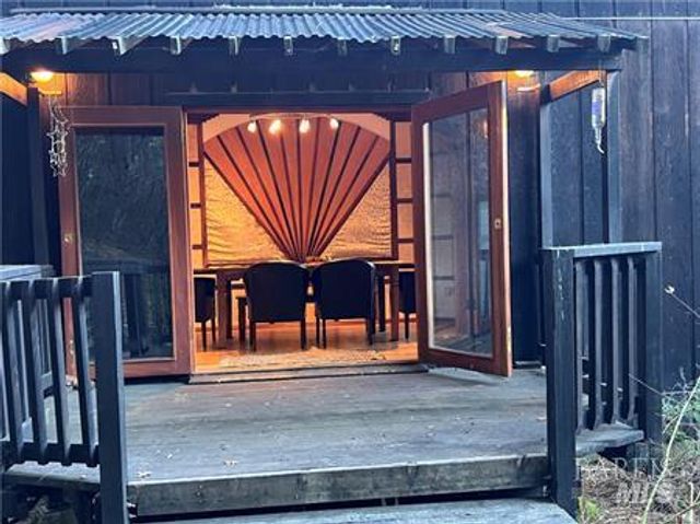 9400 McKinley Rd, Kelseyville, CA 95451