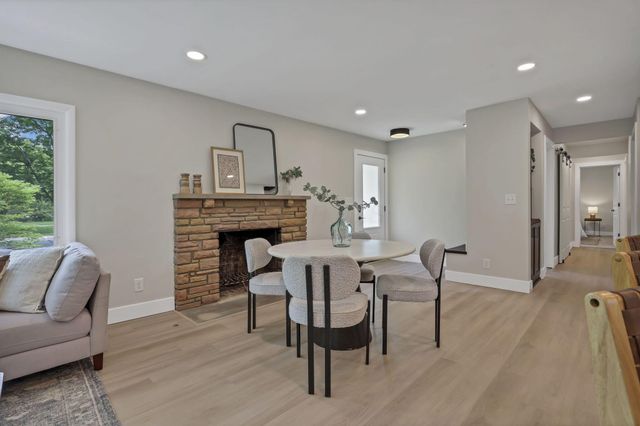 2095 Mccoy Road, Upper Arlington, OH 43220