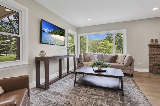 2095 Mccoy Road, Upper Arlington, OH 43220