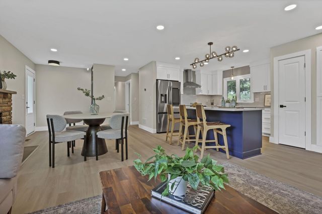 2095 Mccoy Road, Upper Arlington, OH 43220