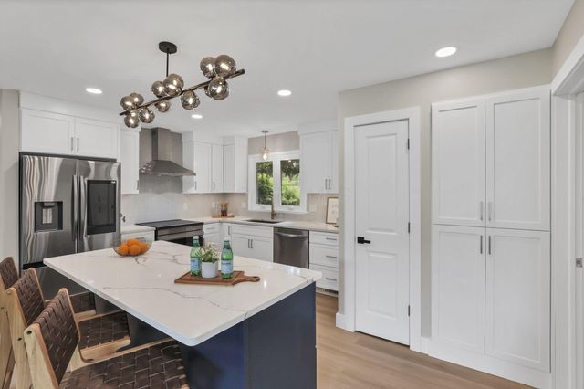 2095 Mccoy Road, Upper Arlington, OH 43220