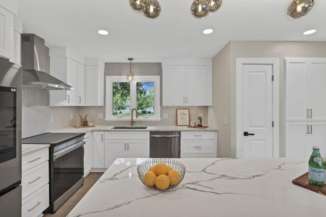 2095 Mccoy Road, Upper Arlington, OH 43220
