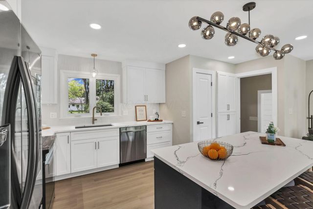 2095 Mccoy Road, Upper Arlington, OH 43220