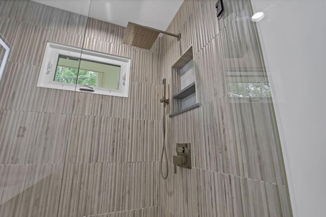 2095 Mccoy Road, Upper Arlington, OH 43220