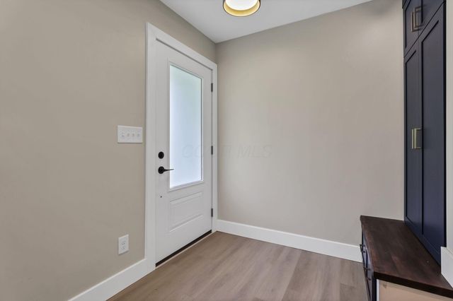 2095 Mccoy Road, Upper Arlington, OH 43220
