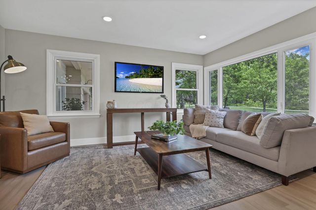 2095 Mccoy Road, Upper Arlington, OH 43220