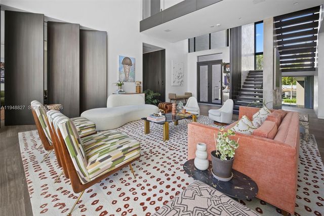 132 Paloma Dr, Coral Gables, FL 33143