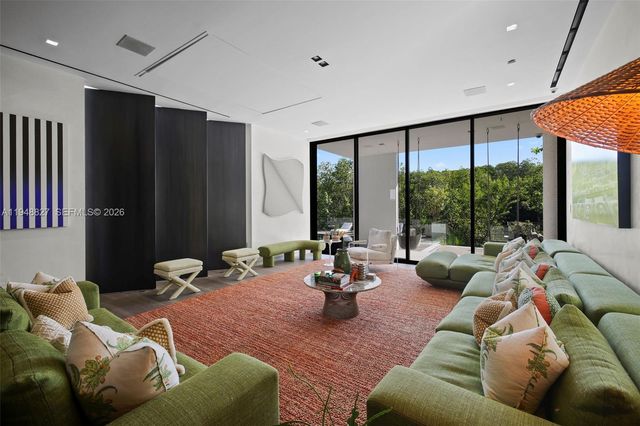 132 Paloma Dr, Coral Gables, FL 33143