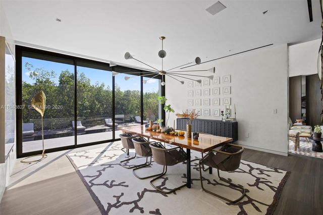 132 Paloma Dr, Coral Gables, FL 33143