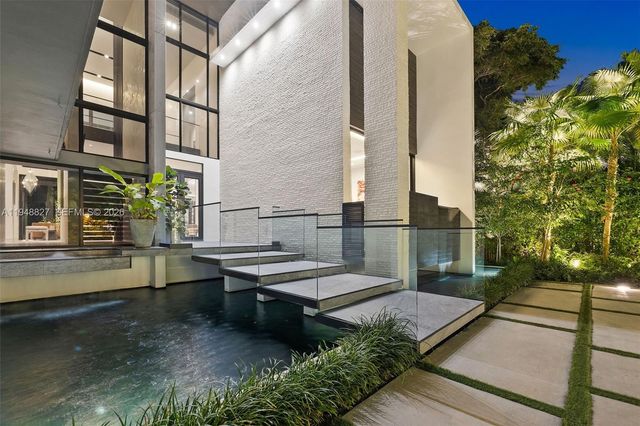 132 Paloma Dr, Coral Gables, FL 33143