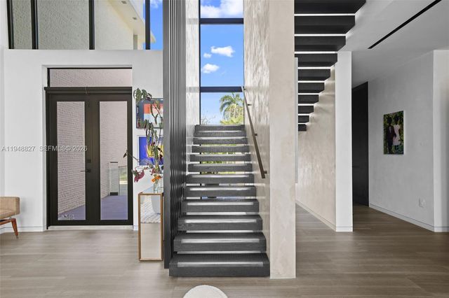 132 Paloma Dr, Coral Gables, FL 33143