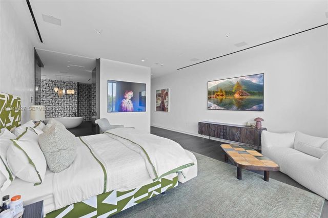 132 Paloma Dr, Coral Gables, FL 33143