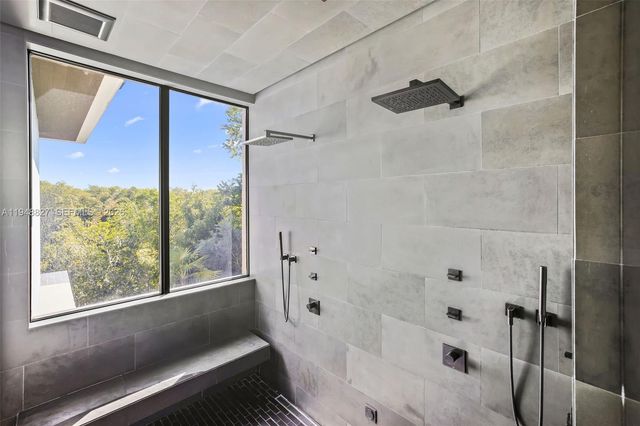 132 Paloma Dr, Coral Gables, FL 33143