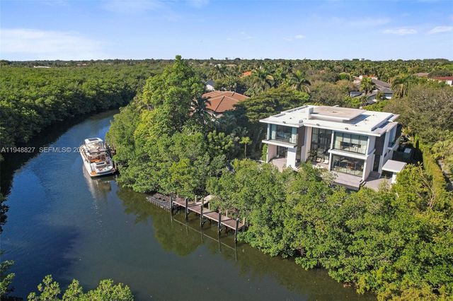 132 Paloma Dr, Coral Gables, FL 33143