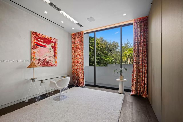 132 Paloma Dr, Coral Gables, FL 33143