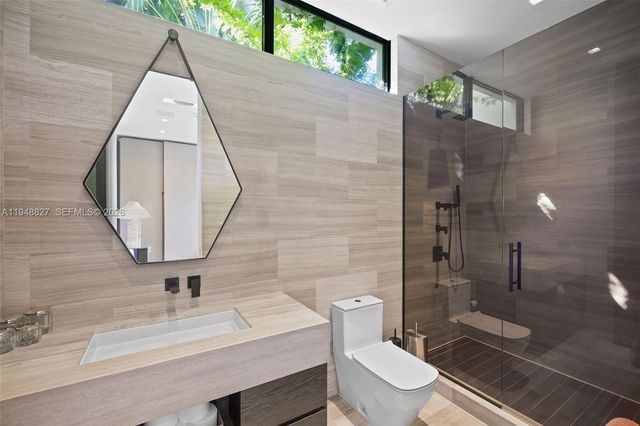 132 Paloma Dr, Coral Gables, FL 33143