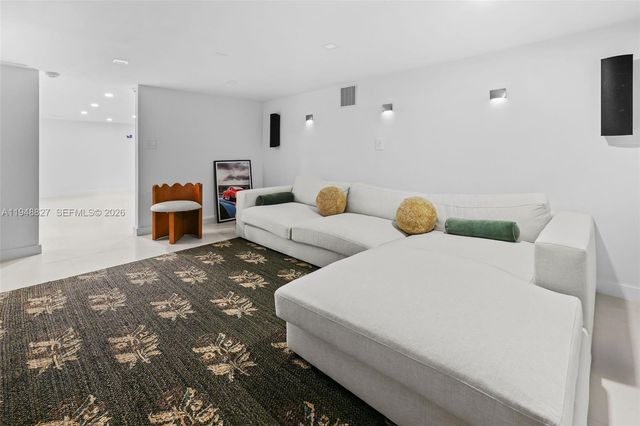 132 Paloma Dr, Coral Gables, FL 33143