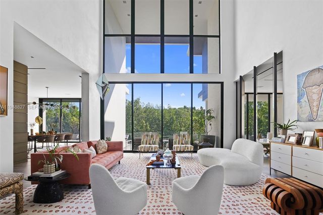 132 Paloma Dr, Coral Gables, FL 33143