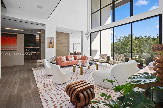 132 Paloma Dr, Coral Gables, FL 33143